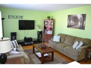 Photo 3: 614 Cedarcrest Drive in WINNIPEG: North Kildonan Residential for sale (North East Winnipeg)  : MLS®# 1303732