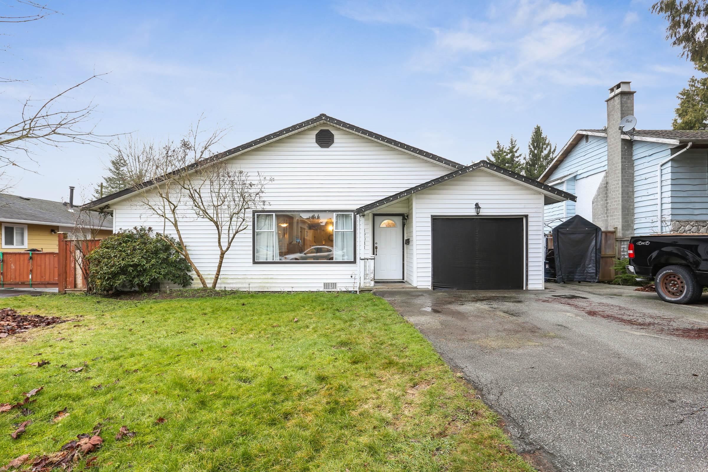 Main Photo: 12041 GREENWELL Street in Maple Ridge: East Central House for sale : MLS®# R2717118