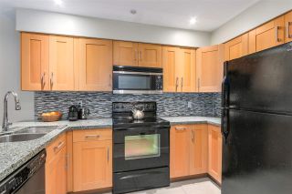Photo 9: 30 795 W 8TH Avenue in Vancouver: Fairview VW Townhouse for sale in "Dover Pointe" (Vancouver West)  : MLS®# R2281073