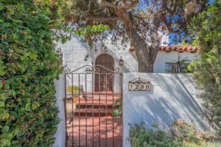 Photo 2: HILLCREST House for sale : 3 bedrooms : 1290 Upas St in San Diego