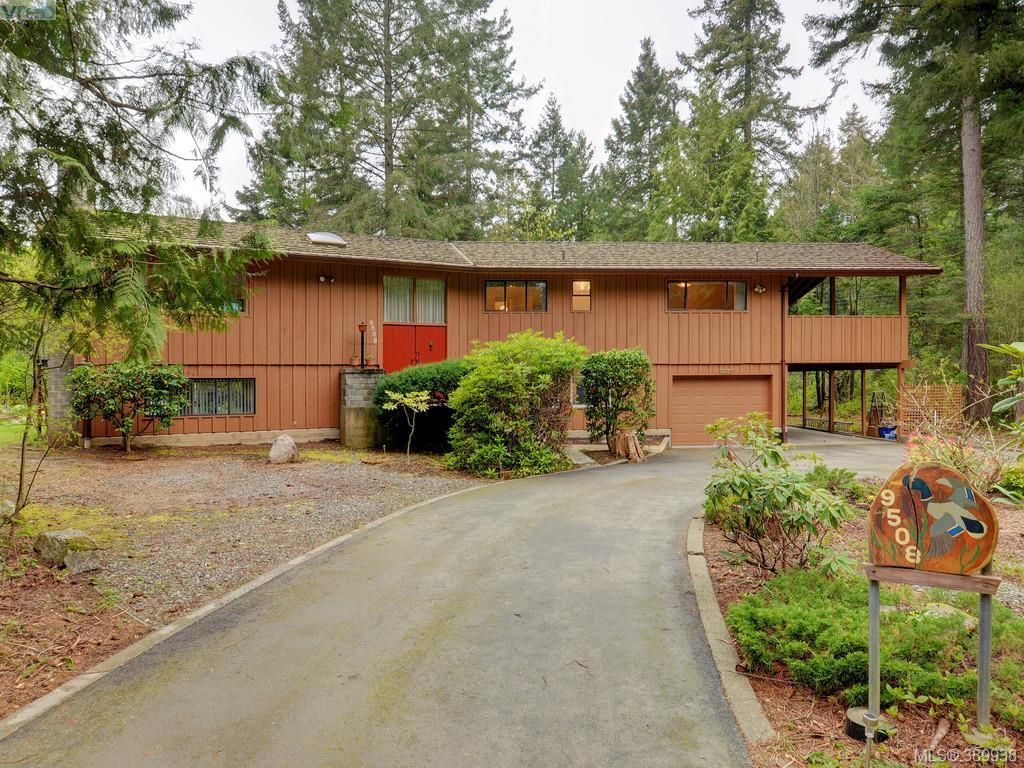 Main Photo: 9508 Inverness Rd in NORTH SAANICH: NS Ardmore House for sale (North Saanich)  : MLS®# 783777
