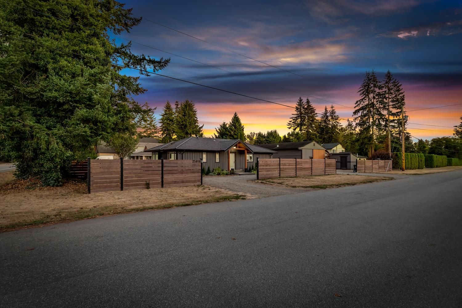 Main Photo: 25010 56 Avenue in Langley: Salmon River House for sale : MLS®# R2732383