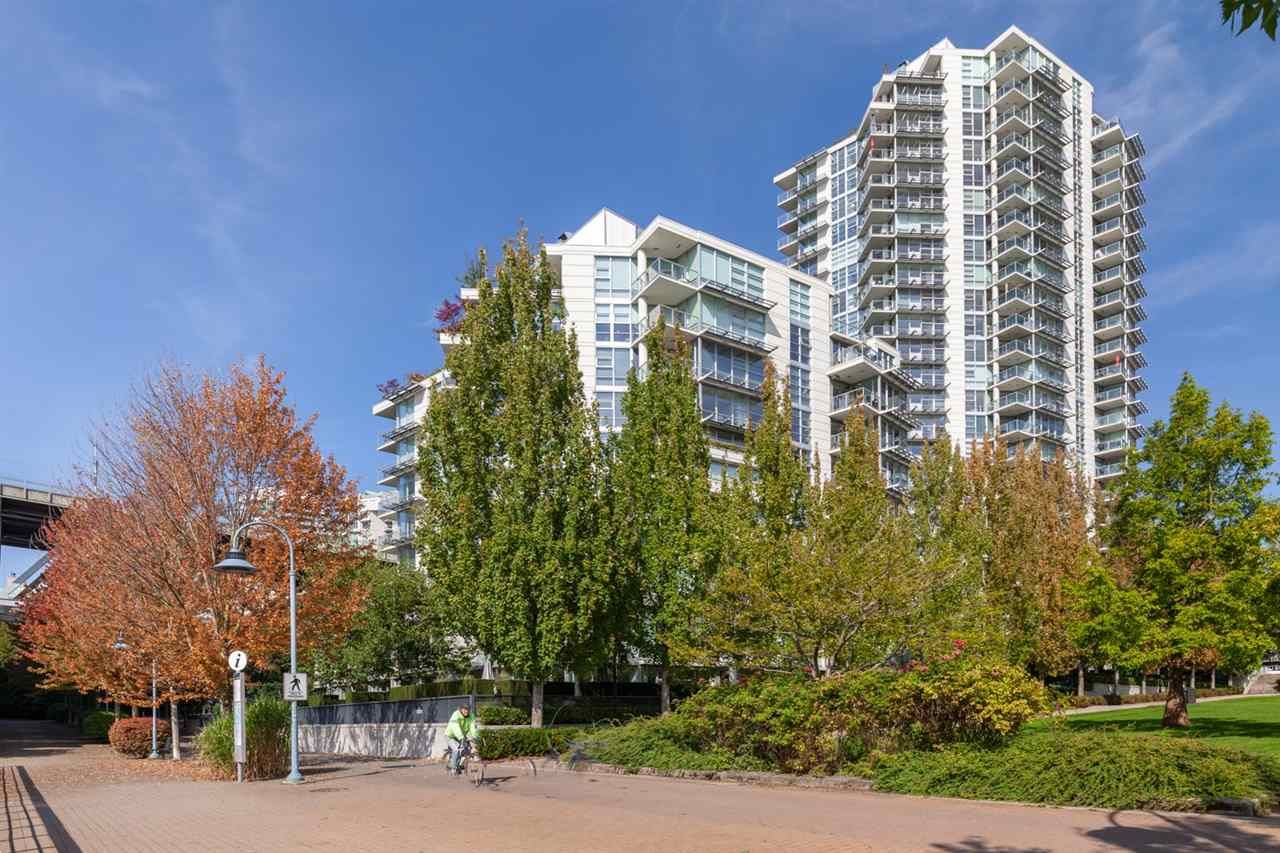 Main Photo: 901 633 KINGHORNE Mews in Vancouver: Yaletown Condo for sale in "ICON II" (Vancouver West)  : MLS®# R2407842