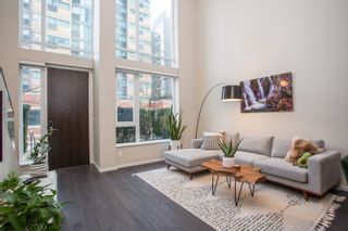 Photo 2: 1311 CONTINENTAL Street in Vancouver: Downtown VW Townhouse for sale in "Maddox" (Vancouver West)  : MLS®# R2445370