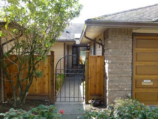 Photo 3: 4 15148 20 Avenue in Surrey: Sunnyside Park Surrey Townhouse for sale (South Surrey White Rock)  : MLS®# R2158269
