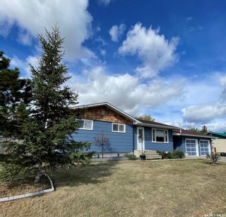 Photo 1: 708 Birch Crescent in Hudson Bay: Residential for sale : MLS®# SK908150