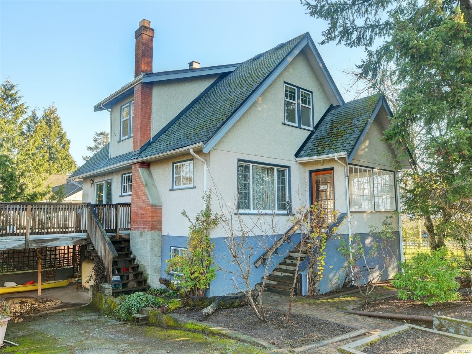 Main Photo: 800 Lavender Ave in Saanich: SW Marigold House for sale (Saanich West)  : MLS®# 890444