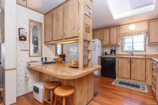 Photo 10: 5 1536 Middle Rd in View Royal: VR Glentana Manufactured Home for sale : MLS®# 775203