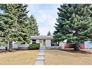 Photo 1: 6628 LETHBRIDGE Crescent SW in Calgary: Lakeview House for sale : MLS®# C4055225