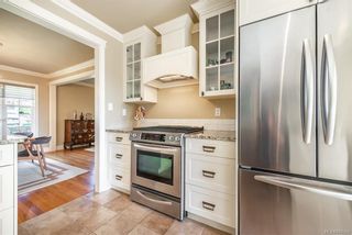 Photo 7: 389 Sunset Ave in Oak Bay: OB Gonzales House for sale : MLS®# 840296