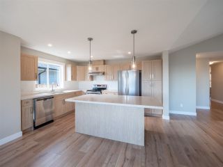 Photo 4: 5626 KINGBIRD Crescent in Sechelt: Sechelt District House for sale in "SilverStone Heights Phase2" (Sunshine Coast)  : MLS®# R2410209