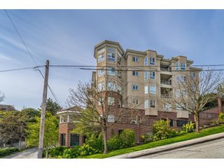 Photo 1: 203 202 MOWAT Street in New Westminster: Uptown NW Condo for sale in "THE SAUSALITO" : MLS®# R2686288