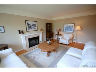 Photo 2: 931 Lavender Ave in VICTORIA: SW Marigold House for sale (Saanich West)  : MLS®# 735227