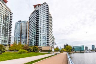 Photo 1: 503 8 SMITHE Mews in Vancouver: Yaletown Condo for sale in "FLAGSHIP" (Vancouver West)  : MLS®# R2795230