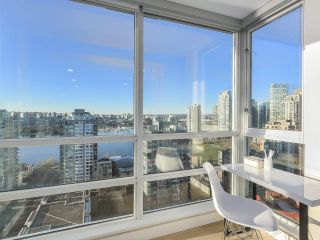 Photo 8: 2606 1201 MARINASIDE Crescent in Vancouver: Yaletown Condo for sale in "THE PENINSULA" (Vancouver West)  : MLS®# R2363085