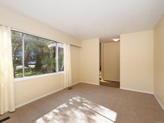 Photo 3: 2832 Jacklin Rd in Langford: La Langford Proper Half Duplex for sale : MLS®# 854247