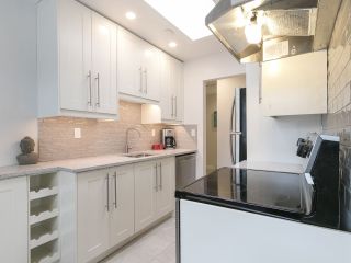 Photo 9: 318 3353 HEATHER Street in Vancouver: Cambie Condo for sale in "Heather Court" (Vancouver West)  : MLS®# R2249374