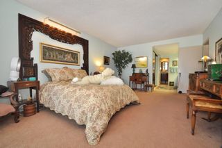 Photo 7: PACIFIC BEACH Condo for sale : 2 bedrooms : 3940 Gresham Street #152