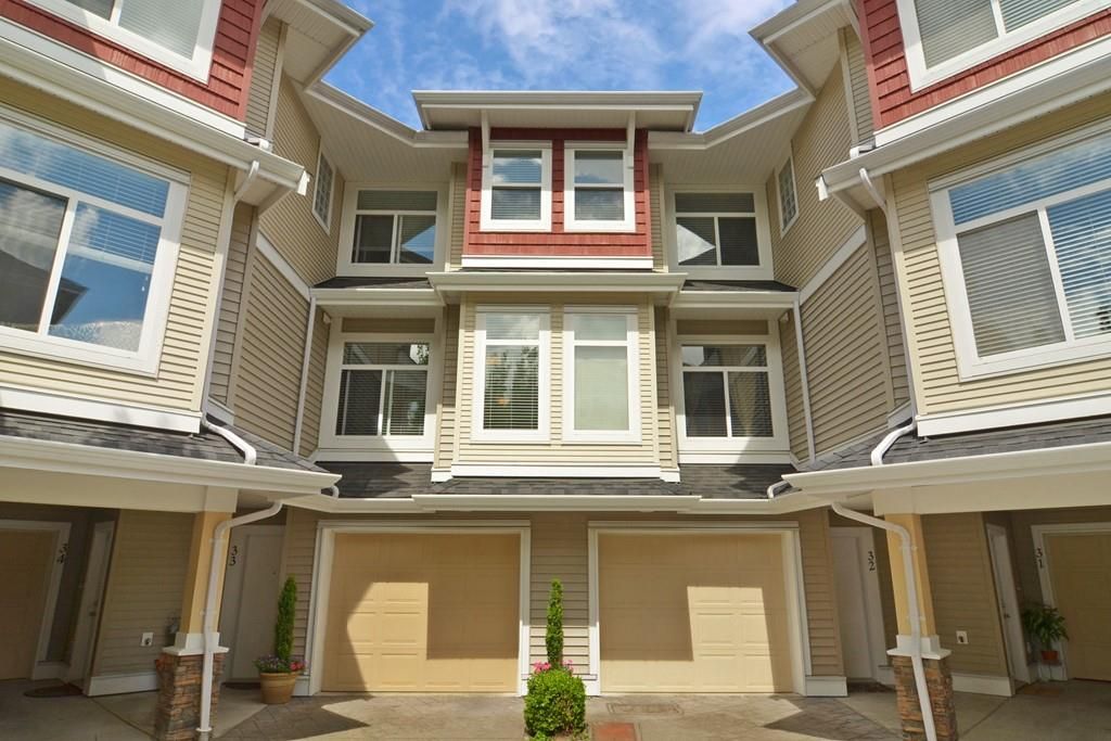 Main Photo: 33 8655 159 Street in Surrey: Fleetwood Tynehead Townhouse for sale in "Springfield Court" : MLS®# R2273968