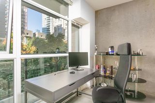 Photo 8: 307 988 RICHARDS Street in Vancouver: Yaletown Condo for sale in "TRIBECA" (Vancouver West)  : MLS®# R2202048