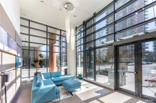 Photo 2: 307 33 SMITHE Street in Vancouver: Yaletown Condo for sale in "COOPERS LOOKOUT" (Vancouver West)  : MLS®# R2558372