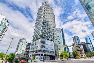 Photo 1: 1706 620 CARDERO Street in Vancouver: Coal Harbour Condo for sale in "CARDERO" (Vancouver West)  : MLS®# R2838681