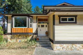 Photo 2: 9126 WELLS Avenue in Mission: Mission BC House for sale : MLS®# R2859326