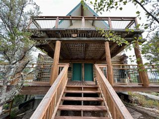 Photo 1: 13 William Craven Close in Lac Du Bonnet RM: Cape Coppermine Residential for sale (R28)  : MLS®# 202325639