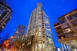 Photo 1: 702 1000 Beach Avenue in Vancouver: Yaletown Condo for sale (Vancouver West)  : MLS®# R2328440