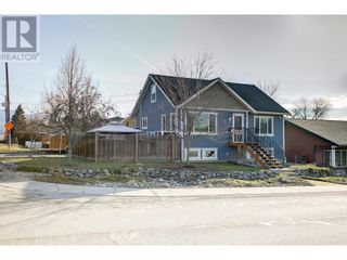 Photo 2: 1800A 35 Avenue East Hill: Okanagan Shuswap Real Estate Listing: MLS®# 10307656