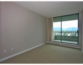 Photo 5: 2401 4388 BUCHANAN Street in Burnaby: Brentwood Park Condo for sale (Burnaby North)  : MLS®# V787979