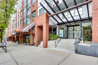 Photo 1: 414 345 LONSDALE Avenue in North Vancouver: Lower Lonsdale Condo for sale in "The Metropolitan" : MLS®# R2688643