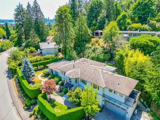 Photo 2: 760 BURLEY Drive in West Vancouver: Sentinel Hill House for sale : MLS®# R2868899