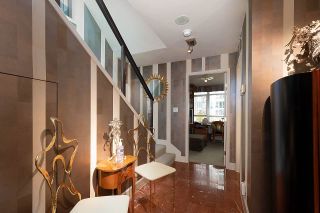 Photo 12: 1007 1288 MARINASIDE CRESCENT in Vancouver: Yaletown Condo for sale (Vancouver West)  : MLS®# R2514095