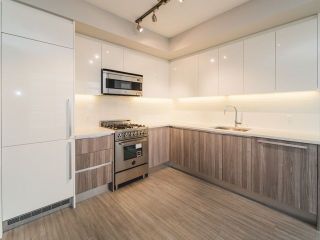 Photo 1: 2507 4900 LENNOX Lane in Burnaby: Metrotown Condo for sale (Burnaby South)  : MLS®# R2278140
