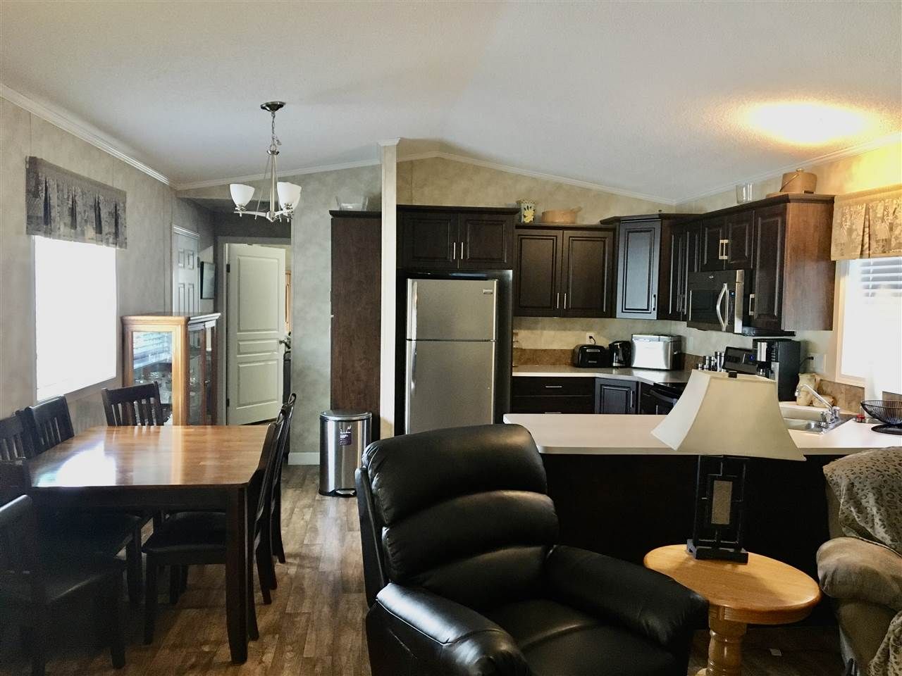 Photo 3: Photos: 52 380 WESTLAND Road in Quesnel: Quesnel - Town Manufactured Home for sale in "MOUNT VISTA MOBILE HOME PARK II" (Quesnel (Zone 28))  : MLS®# R2490400