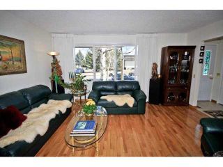 Photo 3: 748 CEDARILLE Way SW in CALGARY: Cedarbrae Residential Detached Single Family for sale (Calgary)  : MLS®# C3518750