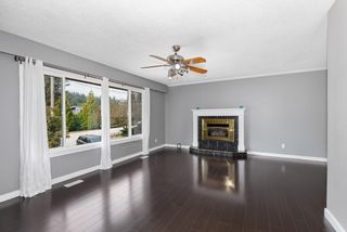 Photo 3: 41768 DOGWOOD Place in Squamish: Brackendale House for sale : MLS®# R2723443