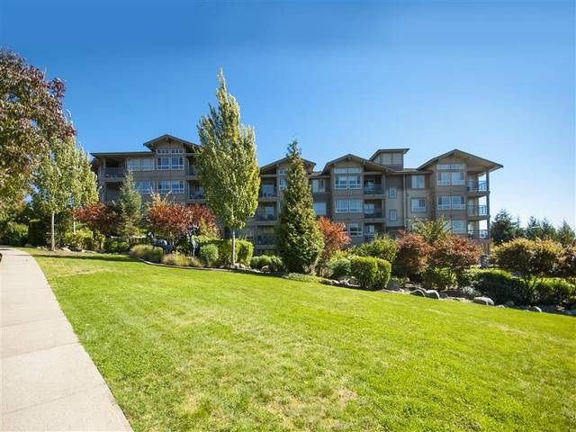 Main Photo: 418 3110 DAYANEE SPRINGS BL in Coquitlam: Westwood Plateau Condo for sale in "LEDGEVIEW" : MLS®# R2118967