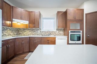 Photo 3: 395 Oak Lawn Road in Winnipeg: Bridgwater Forest Residential for sale (1R)  : MLS®# 202224654