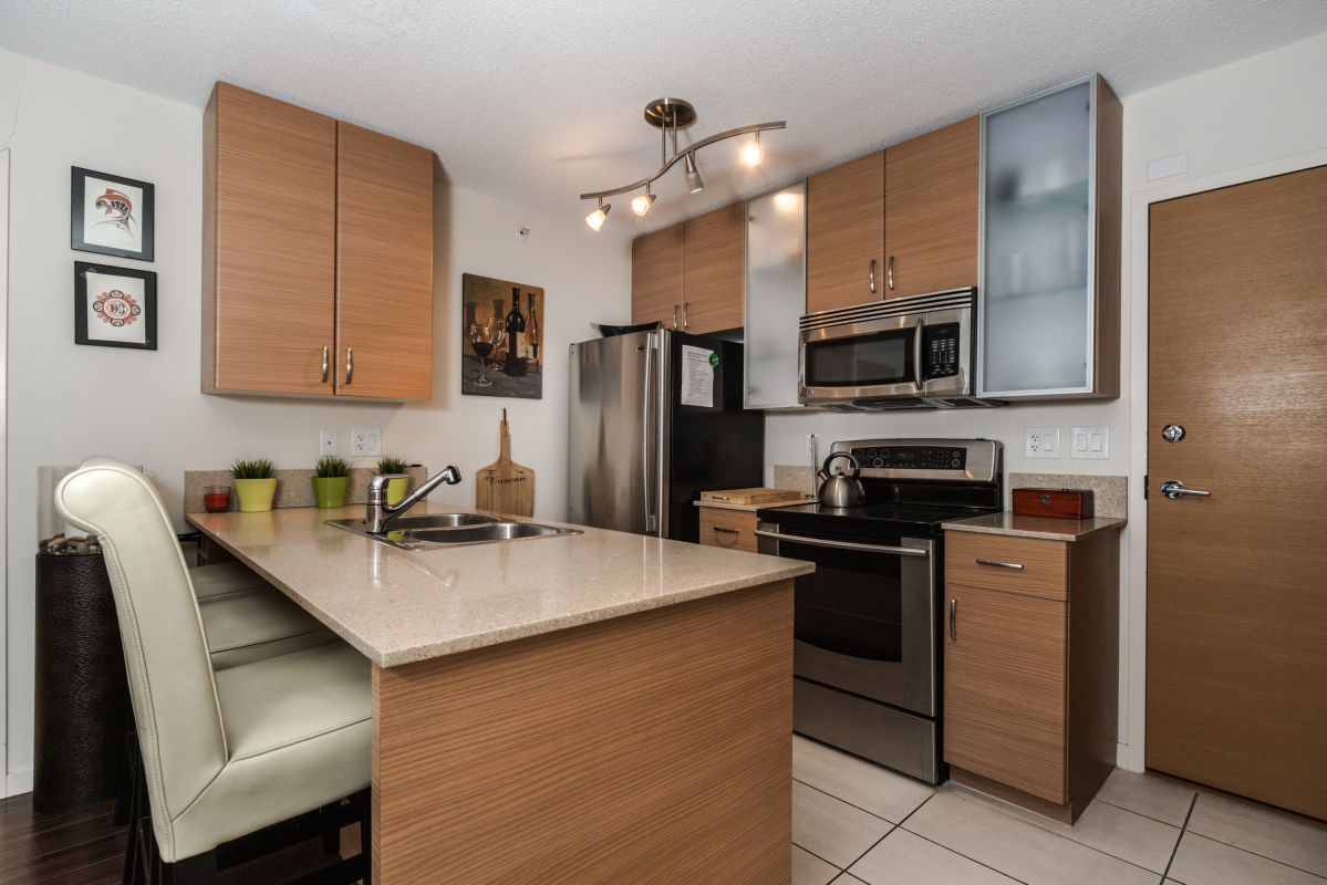 Main Photo: 1108-928 Homer Street, Vancouver in Vancouver: Rental for sale