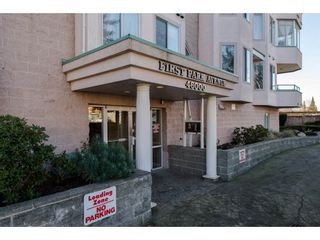 Photo 2: 301 46000 FIRST Avenue in Chilliwack: Chilliwack E Young-Yale Condo for sale in "First Park Ave" : MLS®# R2327043