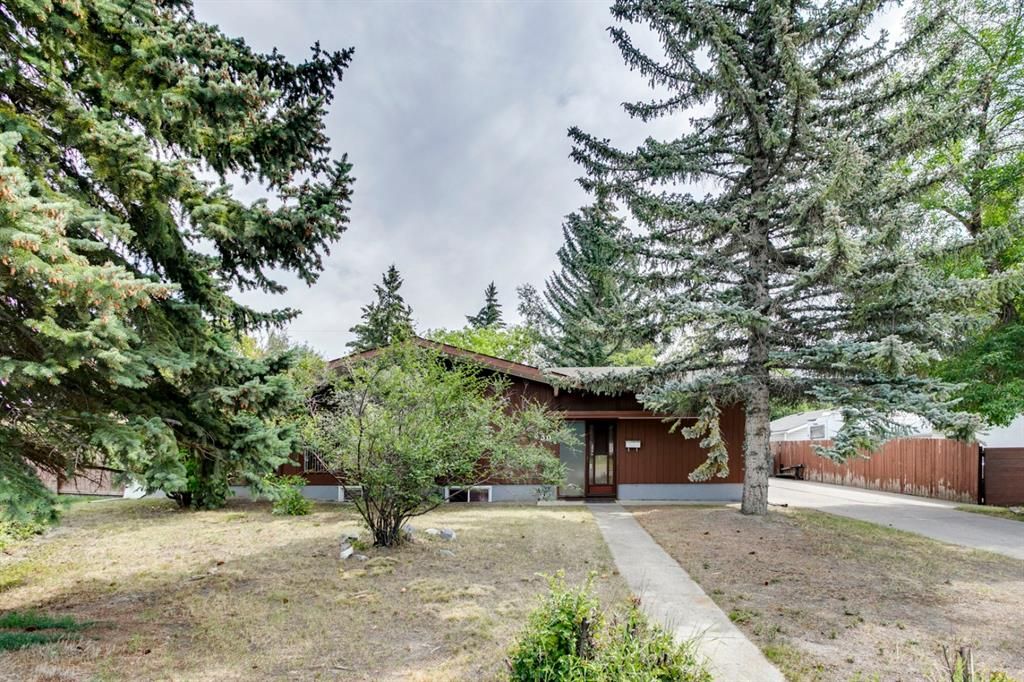 Main Photo: 6304 Crowchild Trail SW in Calgary: North Glenmore Park Detached for sale : MLS®# A1245457