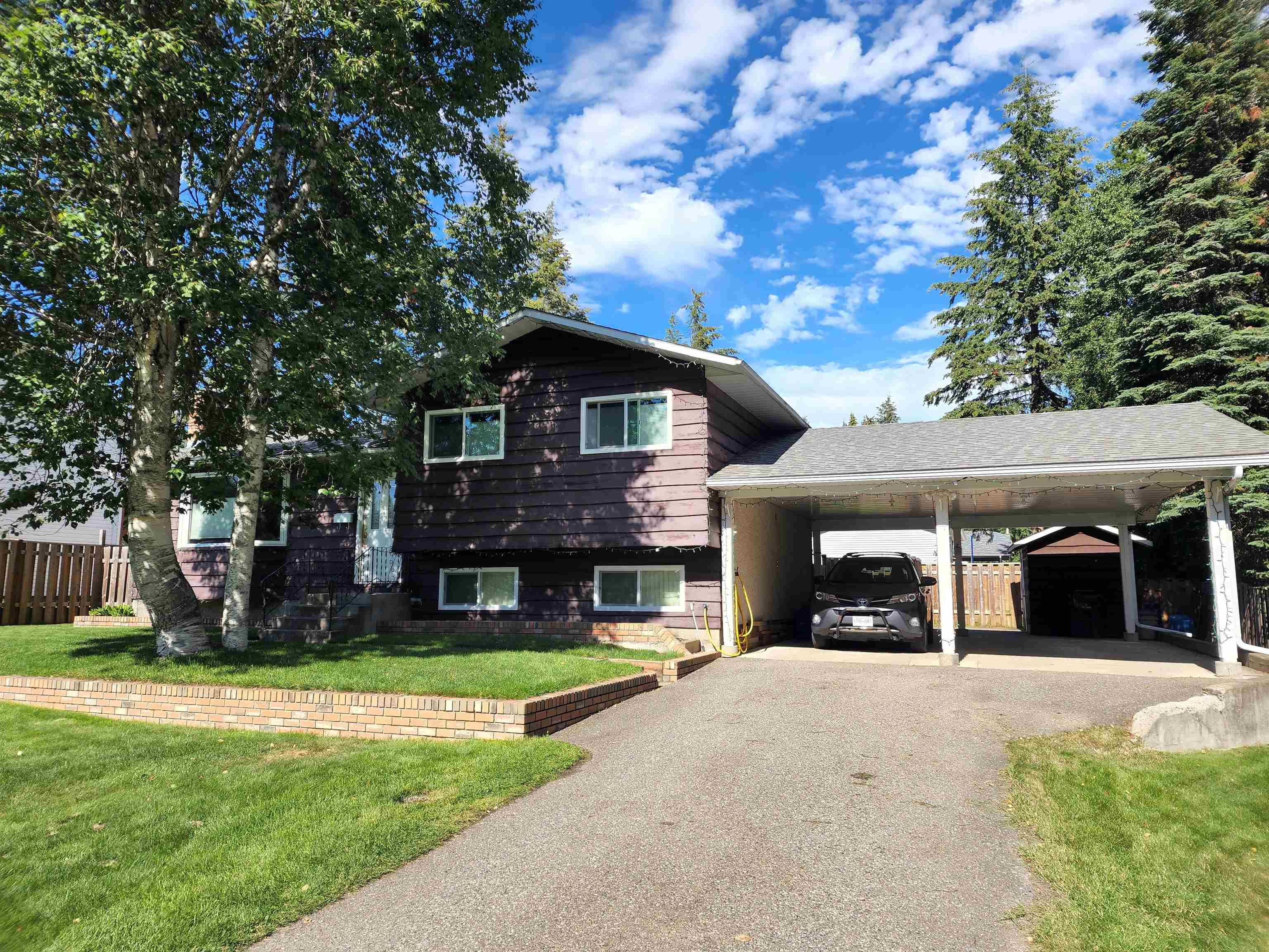 Main Photo: 2982 BERWICK Drive in Prince George: Hart Highlands House for sale (PG City North)  : MLS®# R2713142