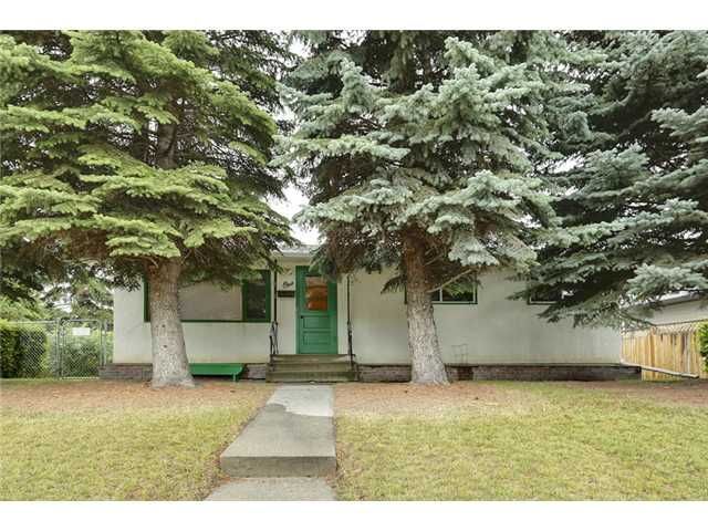 Main Photo: 42 ST SW in Calgary: Wildwood Residential Detached Single Family for sale