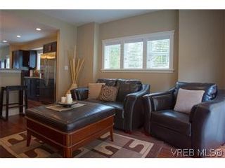 Photo 6: 108 644 Granrose Terr in VICTORIA: Co Latoria Row/Townhouse for sale (Colwood)  : MLS®# 590945