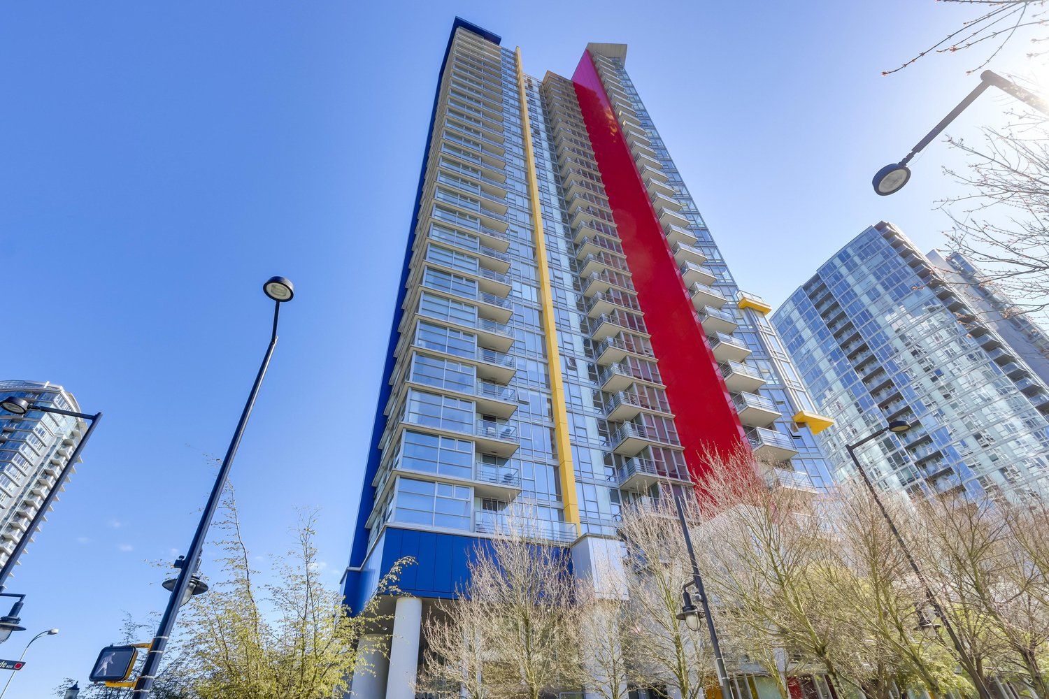 Main Photo: 1709 602 CITADEL Parade in Vancouver: Downtown VW Condo for sale in "Spectrum 4" (Vancouver West)  : MLS®# R2565583