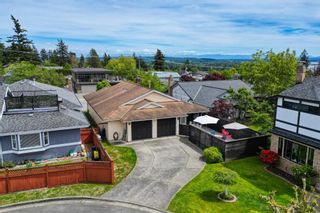 Photo 2: 1227 FINLAY Street: White Rock House for sale (South Surrey White Rock)  : MLS®# R2884071
