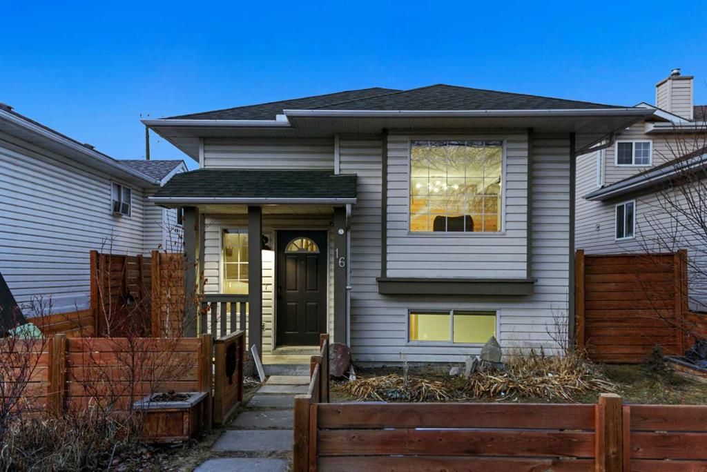 Main Photo: 16 Coverdale Road NE in Calgary: Coventry Hills Detached for sale : MLS®# A2100154
