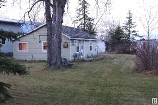 Photo 1: 818 Lakeshore Drive: Rural Wetaskiwin County Cottage for sale : MLS®# E4349211